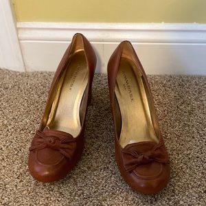 Banana Republic Brown Pumps